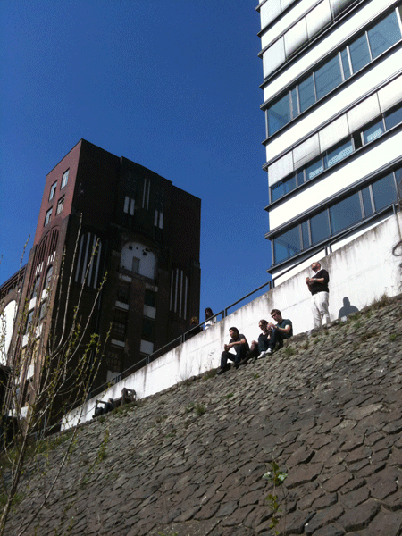 0407top.gif