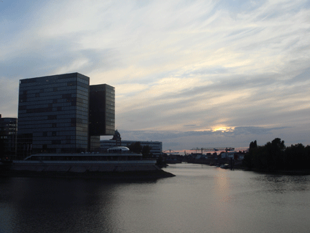 0621top.gif