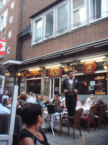 110802top.gif